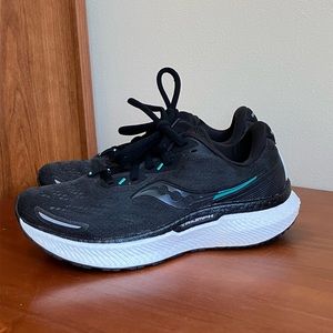 Saucony Triumph 19 running shoes